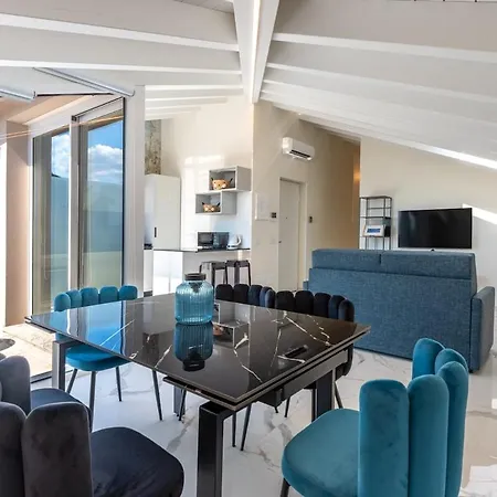 Luxury Penthouse For 6 Guests, Free Parking