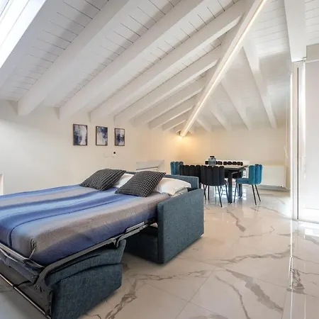 Luxury Penthouse For 6 Guests, Free Parking 公寓 *