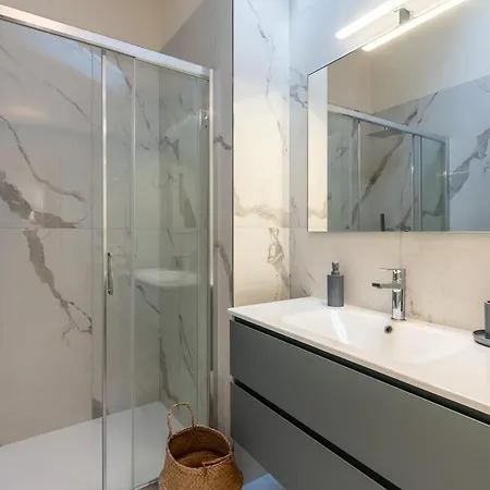 公寓 Luxury Penthouse For 6 Guests, Free Parking 东塞斯特里