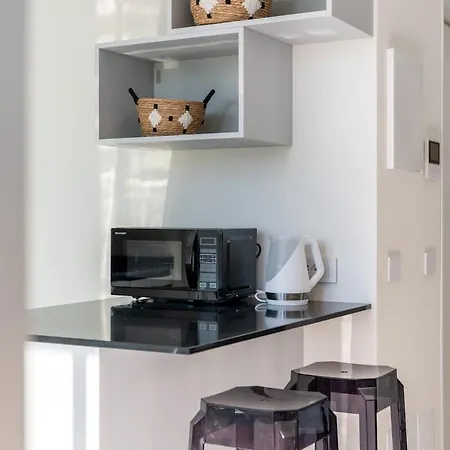 Luxury Penthouse For 6 Guests, Free Parking *