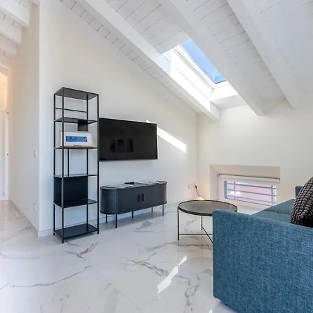 公寓 Luxury Penthouse For 6 Guests, Free Parking 东塞斯特里