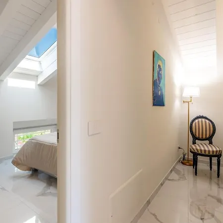 Luxury Penthouse For 6 Guests, Free Parking