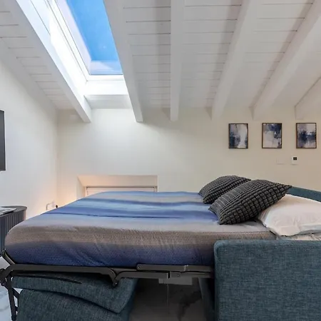 公寓 Luxury Penthouse For 6 Guests, Free Parking 东塞斯特里
