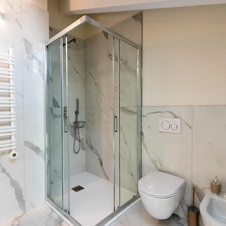 公寓 Luxury Penthouse For 6 Guests, Free Parking 东塞斯特里